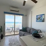 Kolonaki Seaview 1bdr Finikoudes * Lárnaca