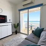 Kolonaki Seaview 1bdr Finikoudes Apartamento *