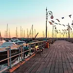 Apartament Kolonaki Seaview 1bdr Finikoudes Larnaca