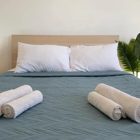 Kolonaki Seaview 1bdr Finikoudes * לרנקה