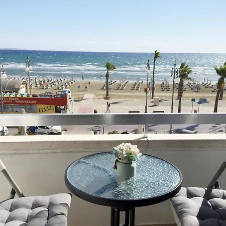 Kolonaki Seaview 1bdr Finikoudes Lárnaka