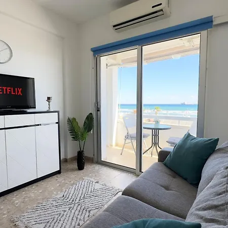 Kolonaki Seaview 1bdr Finikoudes Apartman *