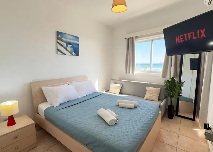 Apartament Kolonaki Seaview 1bdr Finikoudes Larnaca