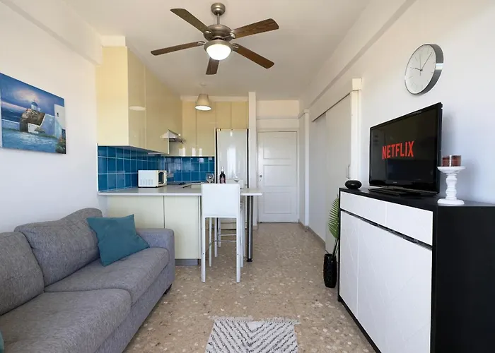 Kolonaki Seaview 1bdr Finikoudes Appartement Larnaca