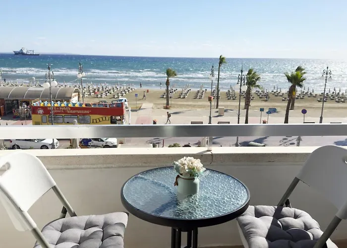 Kolonaki Seaview 1bdr Finikoudes Larnaca