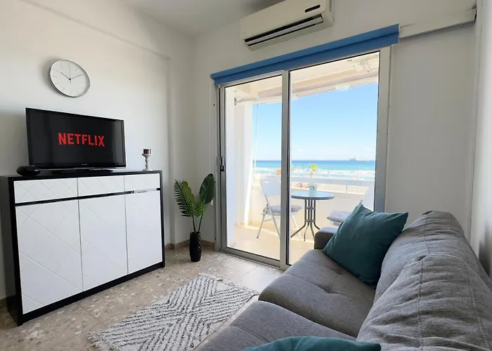 Kolonaki Seaview 1bdr Finikoudes Appartement *